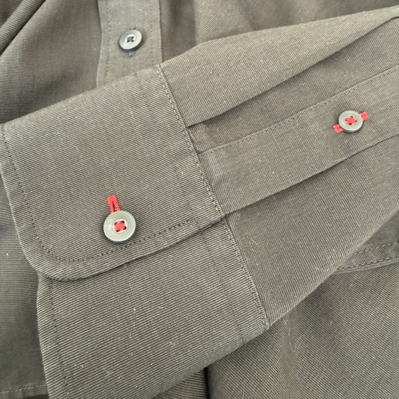 UNTUCKit Black Wrinkle Free Blackstone With Red Casual Button Down Shirt - Picture 6 of 7